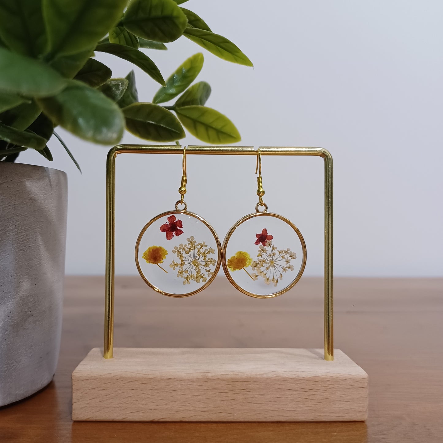 Boucles d’oreilles en résine fleurs séchées #20