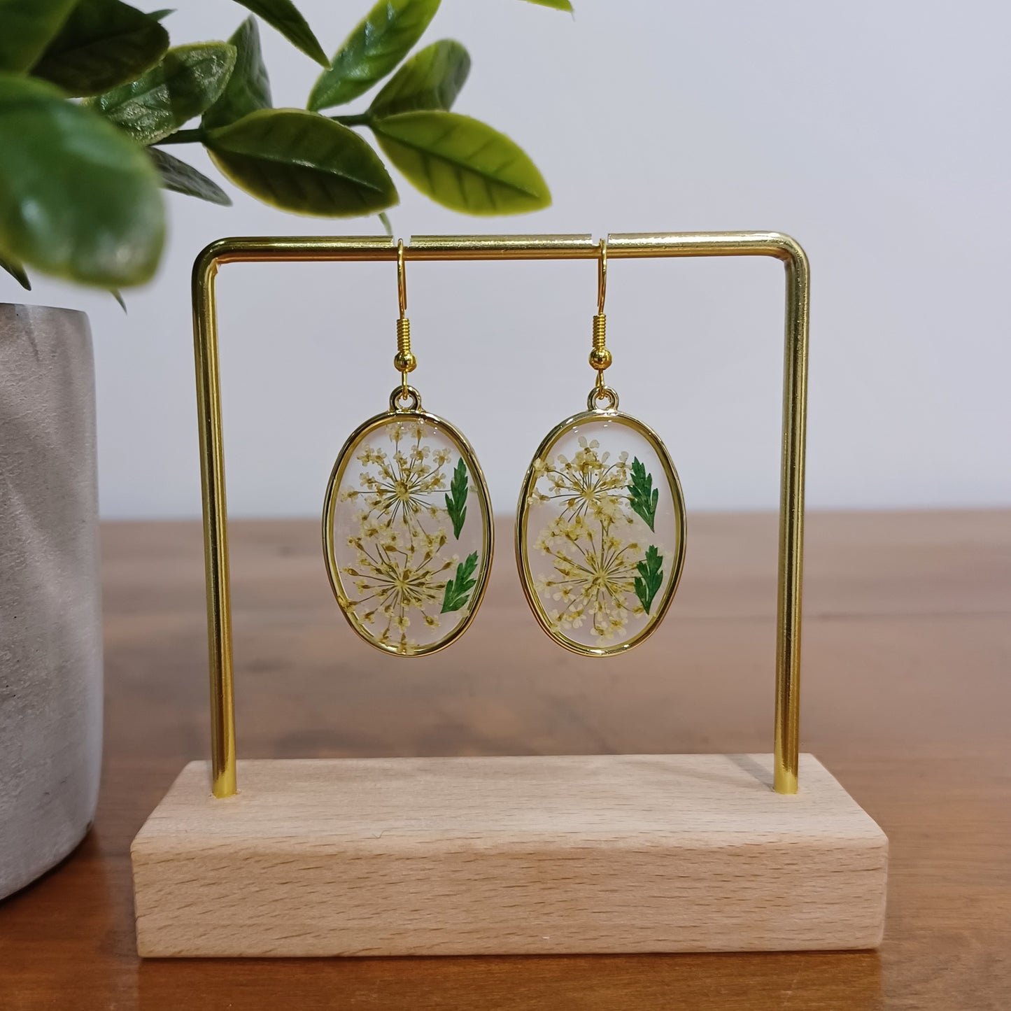 Boucles d’oreilles en résine fleurs séchées #18