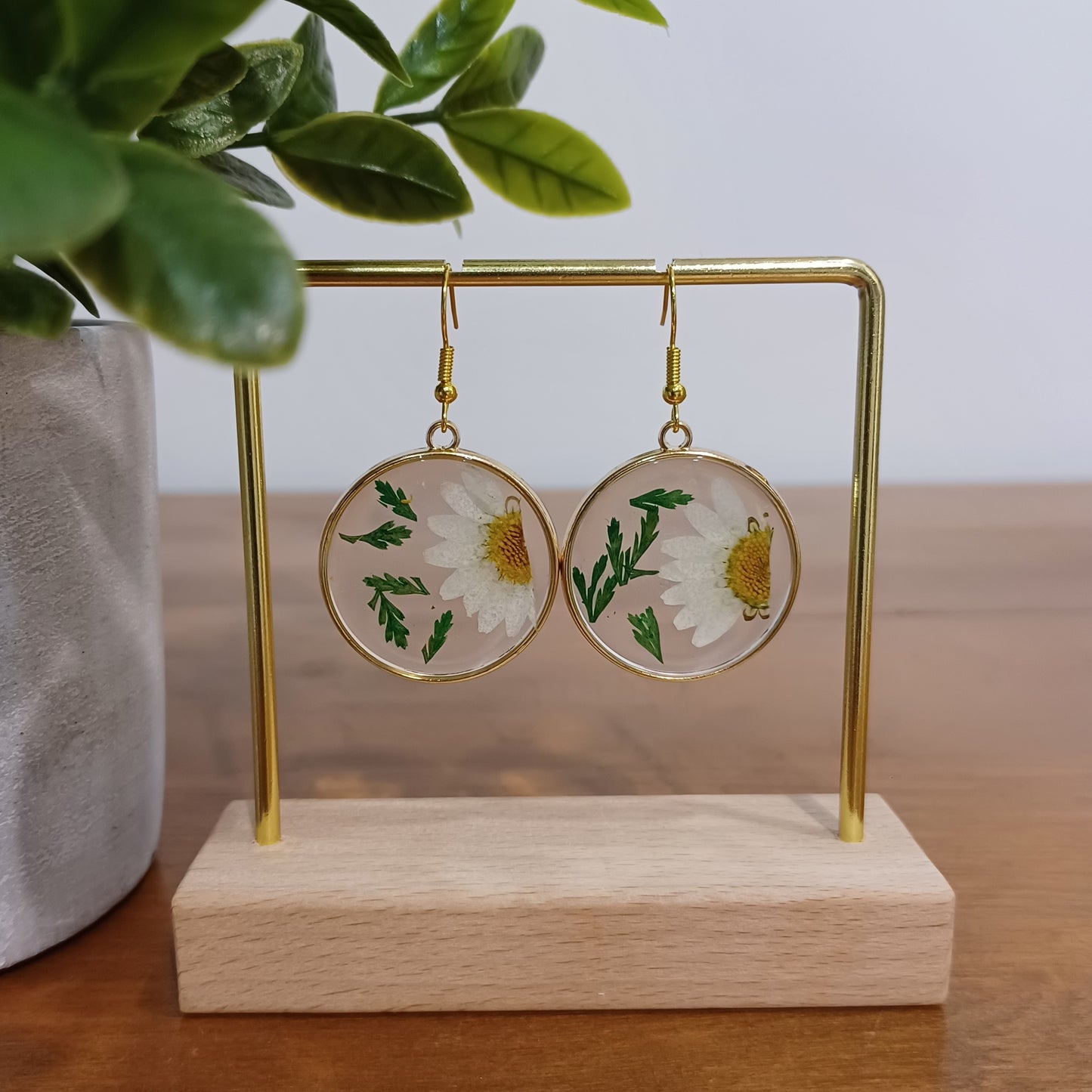 Boucles d’oreilles en résine fleurs séchées #4