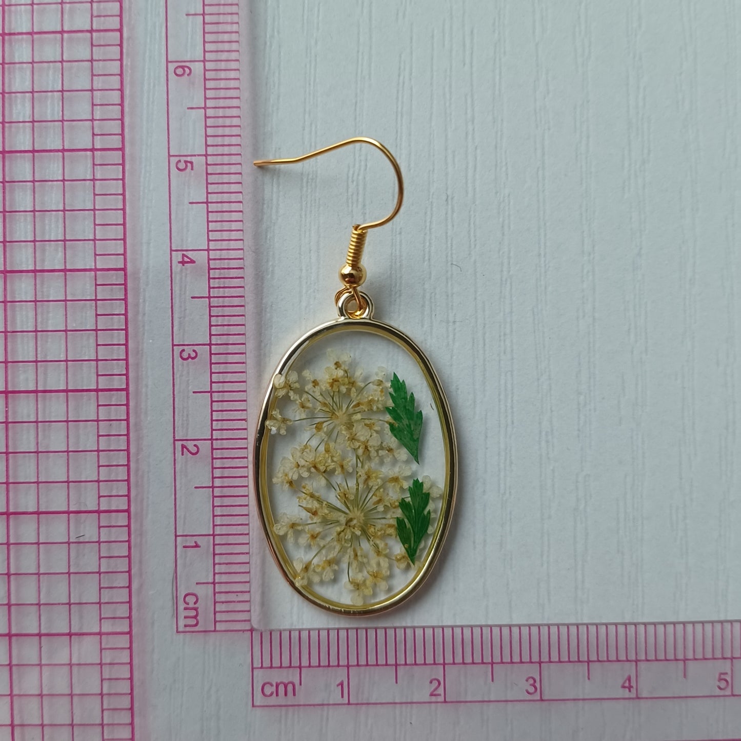 Boucles d’oreilles en résine fleurs séchées #18