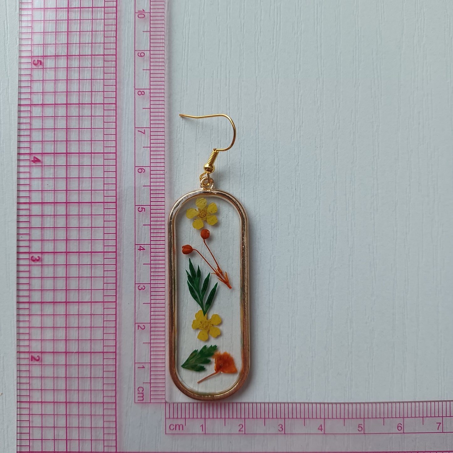 Boucles d’oreilles en résine fleurs séchées #17