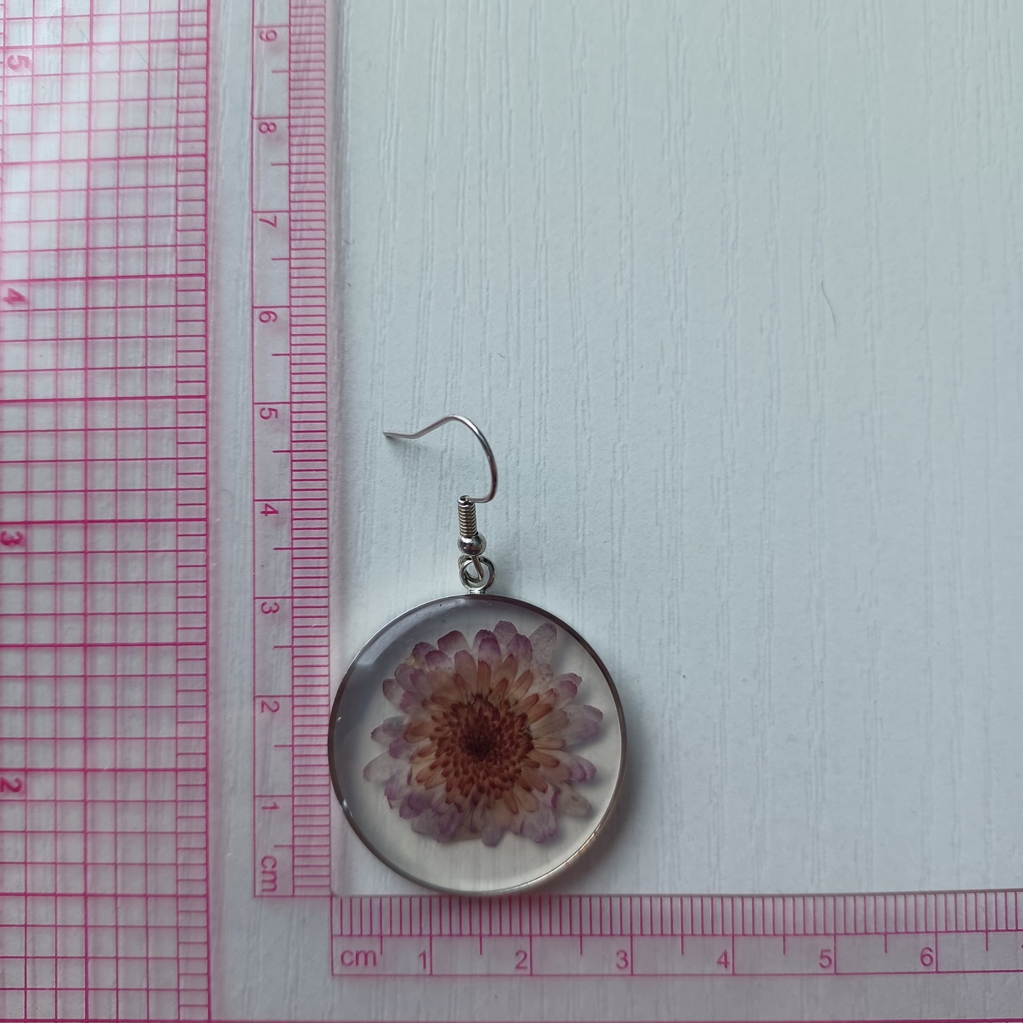 Boucles d’oreilles en résine fleurs séchées #24