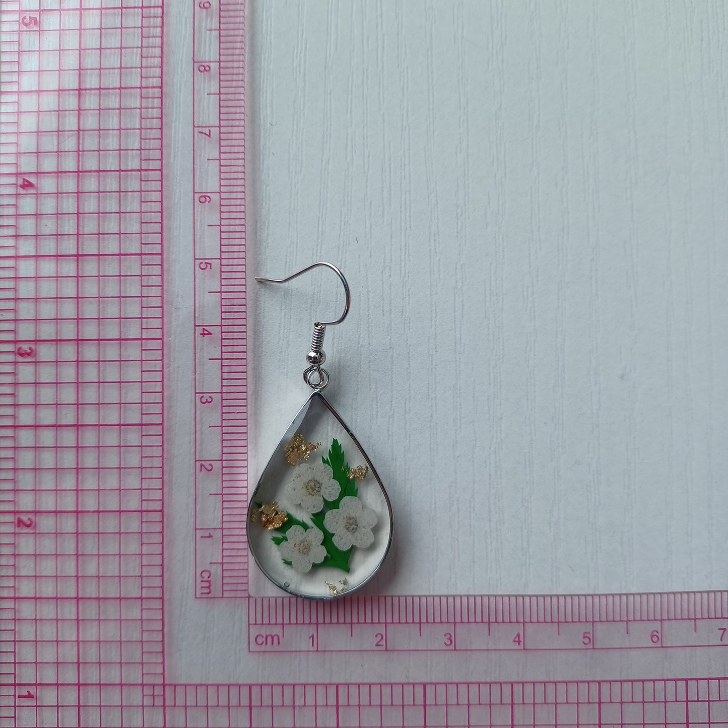 Boucles d’oreilles en résine fleurs séchées #25