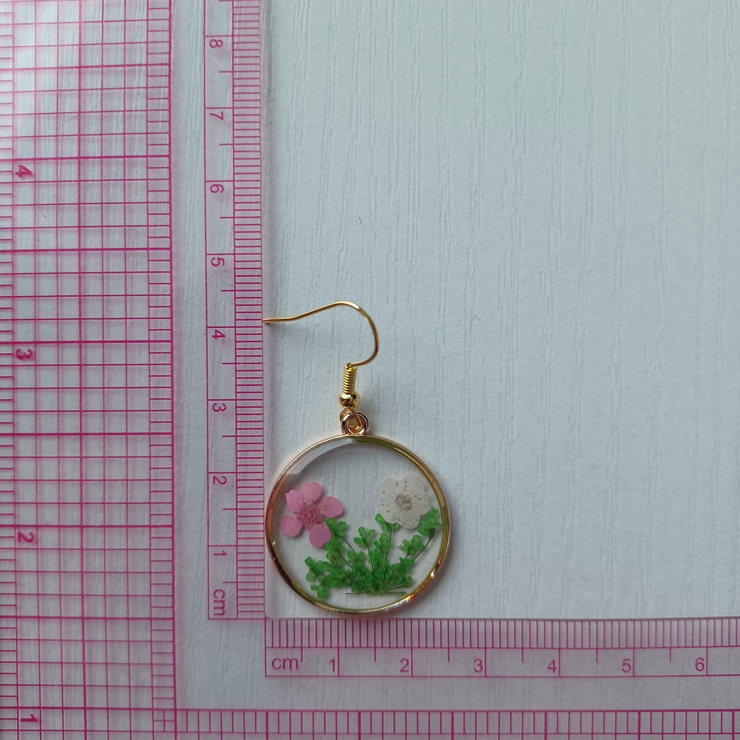 Boucles d’oreilles en résine fleurs séchées #8