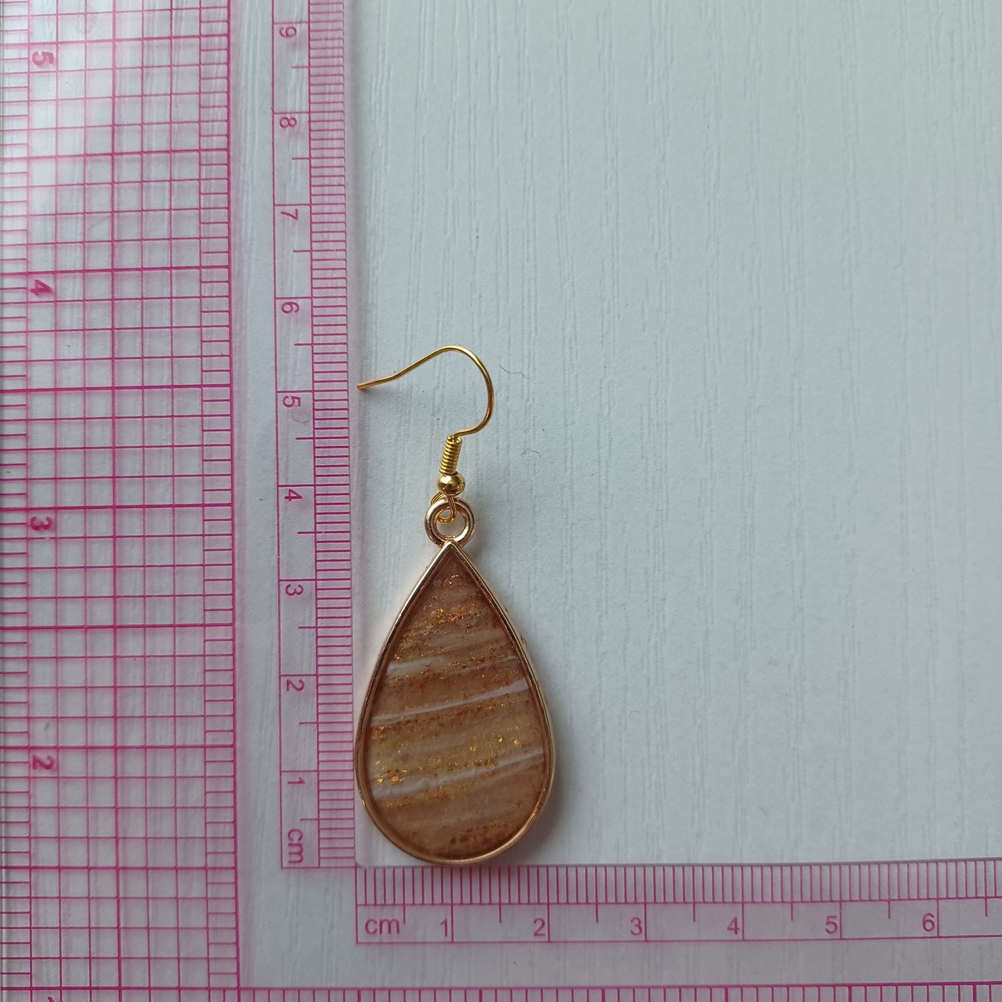 Boucles d’oreilles ovales en argile polymère effet pierre, feuilles or rose et or, fini en résine
