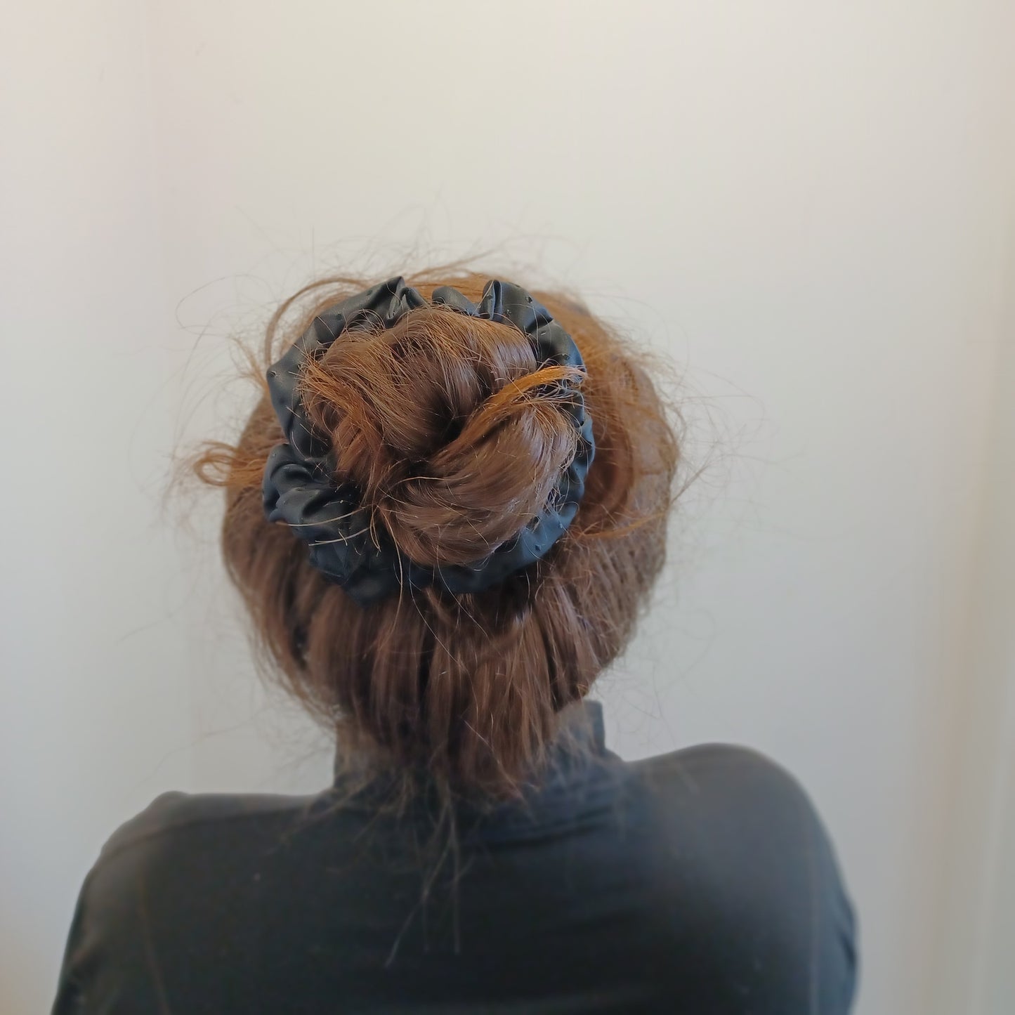 M-Chouchou-Noir picoté satiné/Scrunchie-Satin picot black