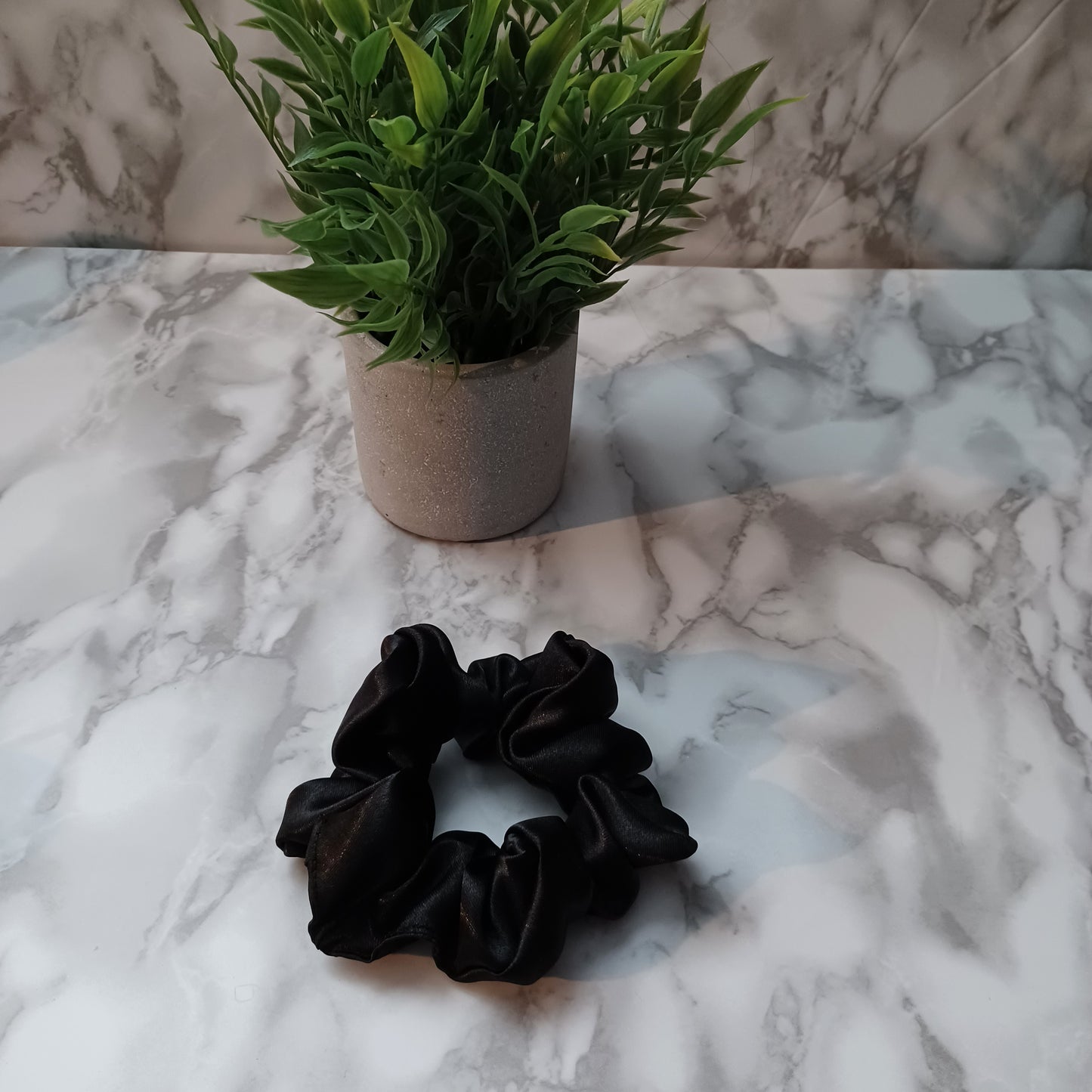 M-Chouchou-Noir satiné/Scrunchie-Satin Black