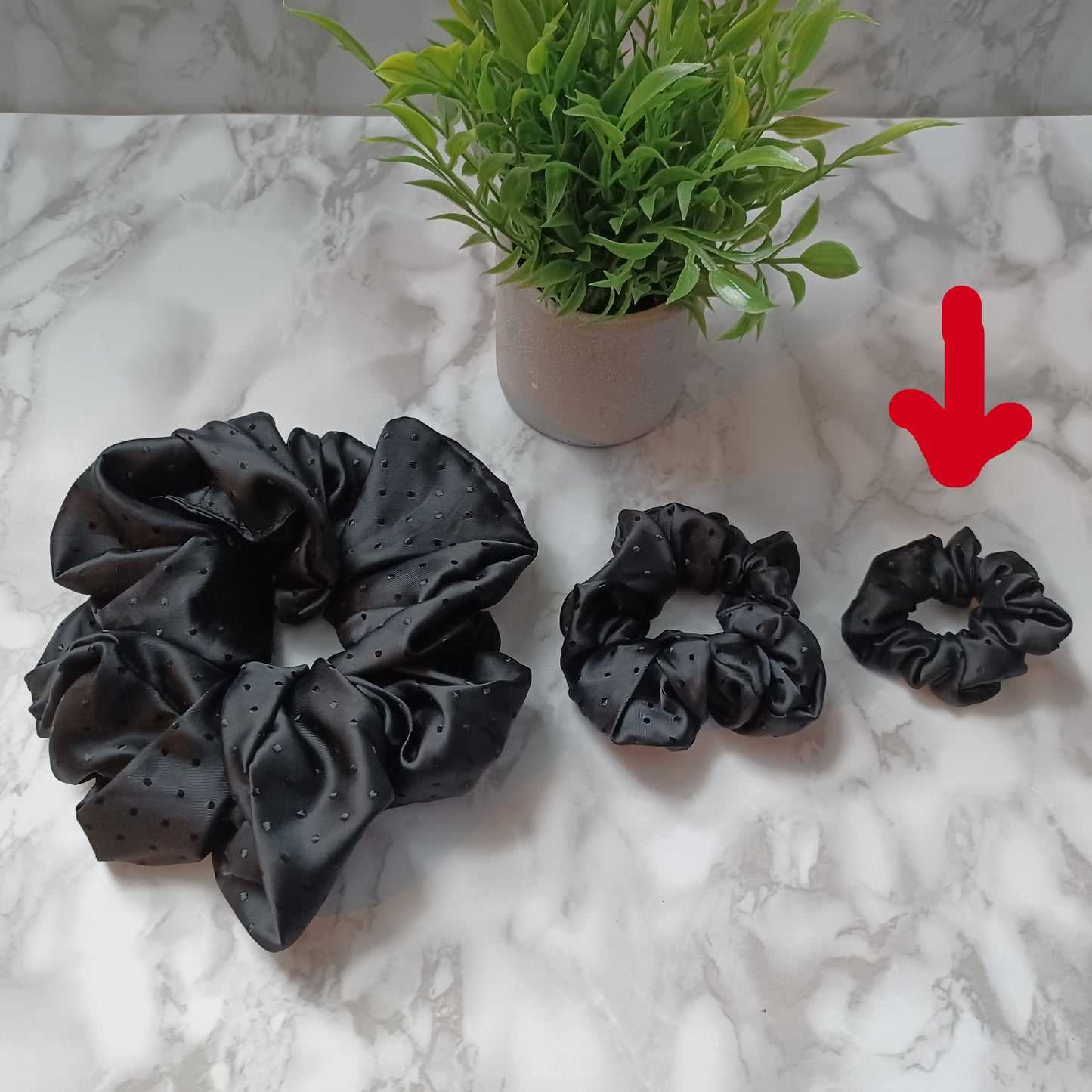 XXS-Chouchou-Noir picoté satiné/XXS-Scrunchie-Satin picot black