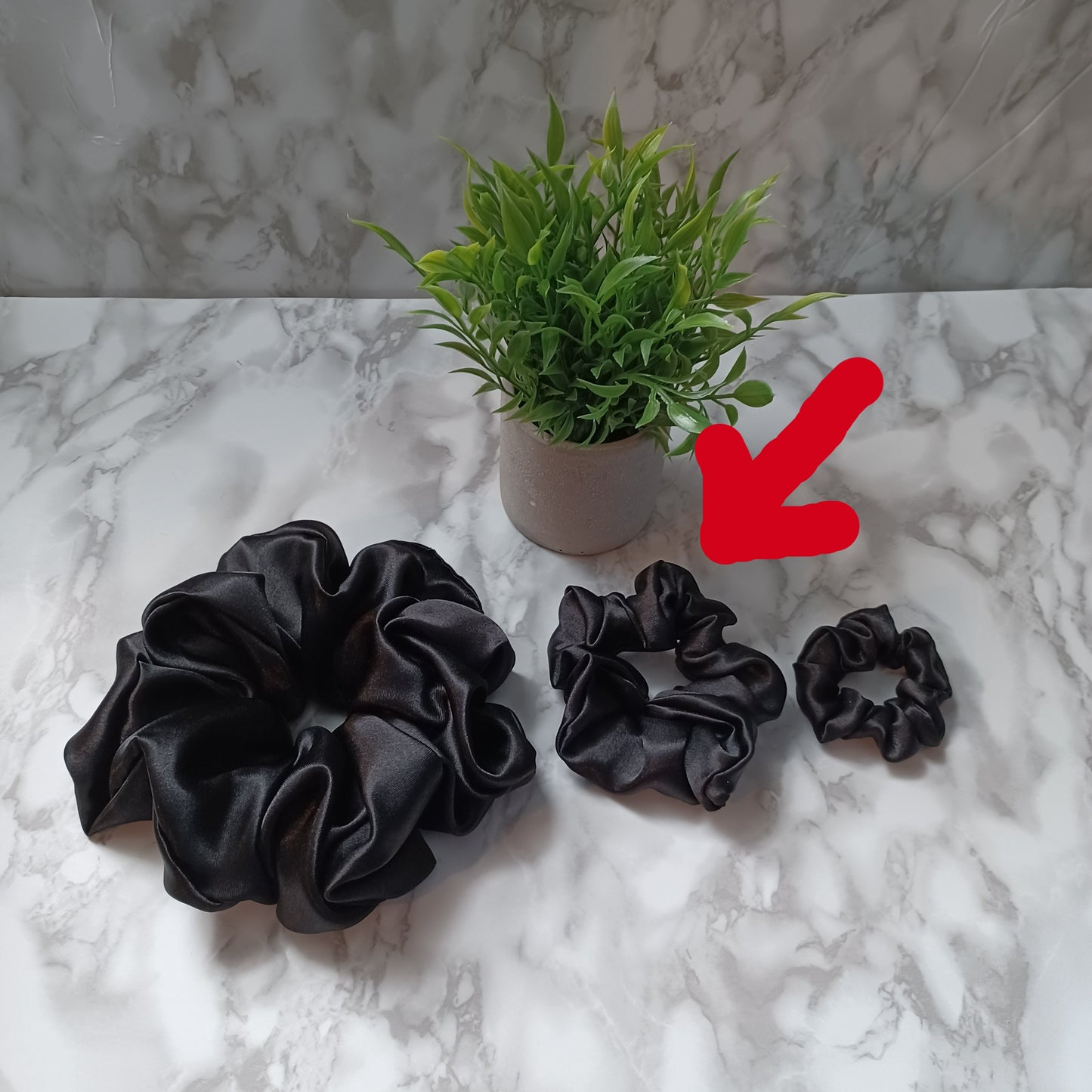 M-Chouchou-Noir satiné/Scrunchie-Satin Black