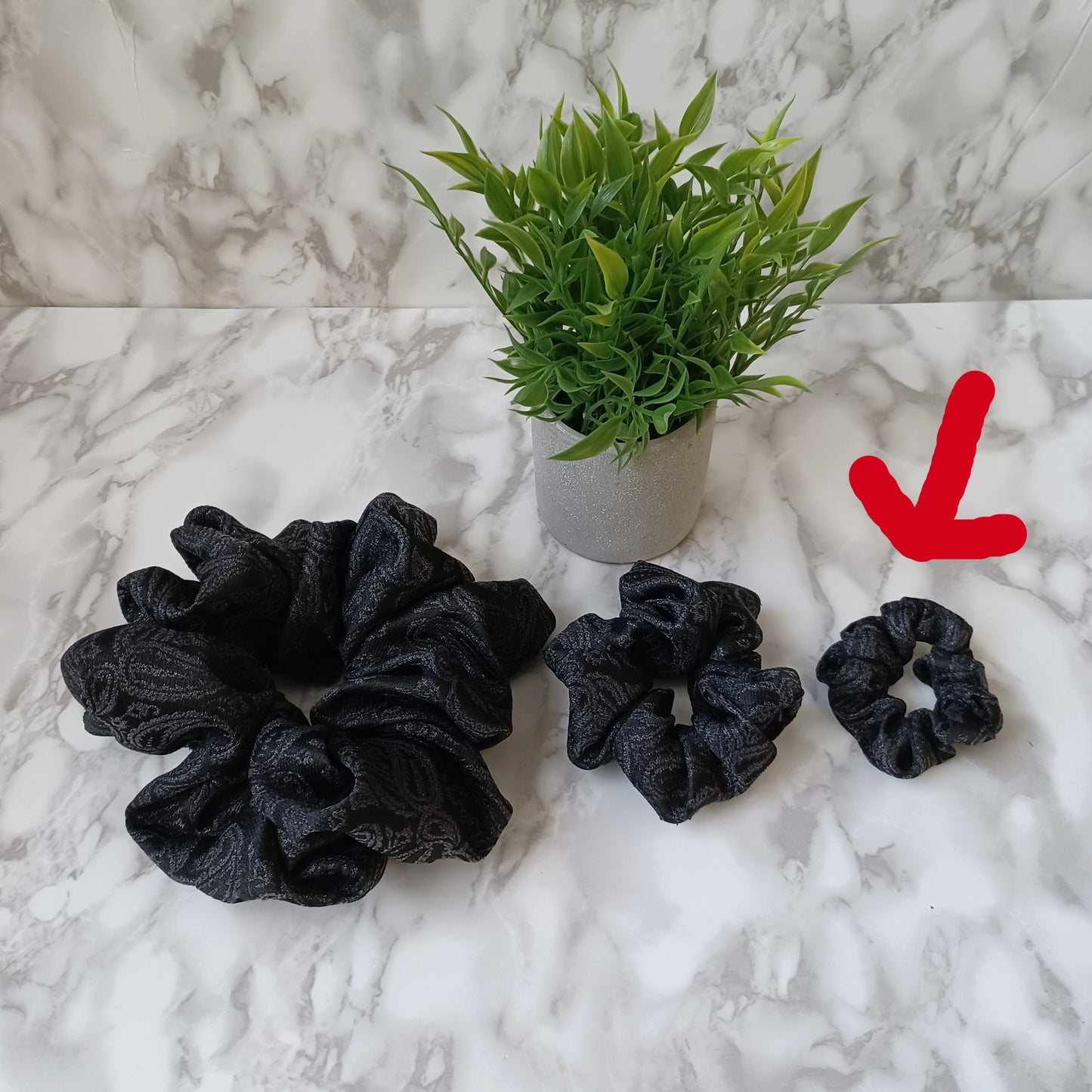 XXS-Chouchou-Noir avec formes brillantes/Scrunchie-Black with shiny form