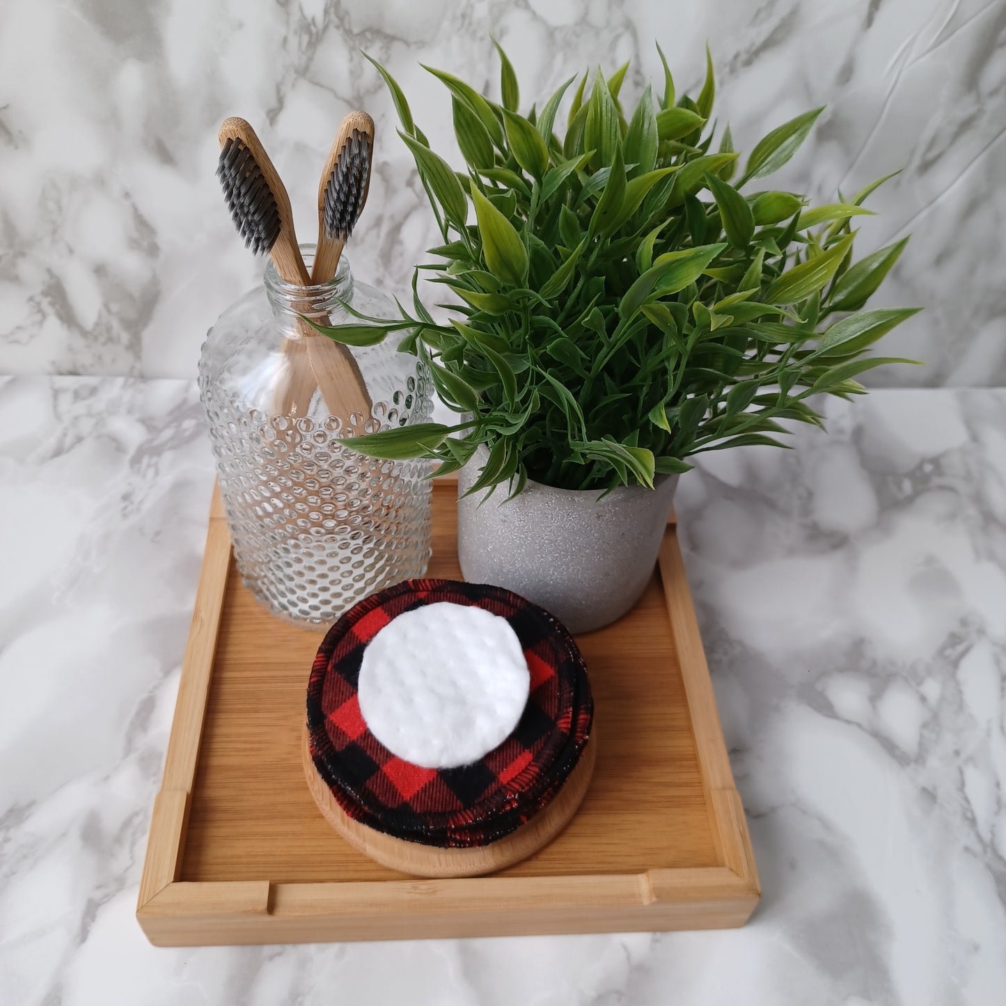 S-Lingettes démaquillantes-Petits carreaux noirs et rouges /S-Makeup remover wipes- Small black and red checks