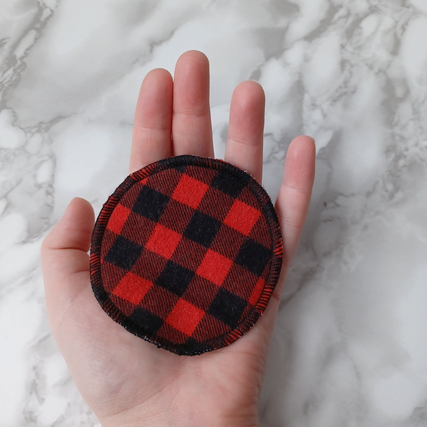 S-Lingettes démaquillantes-Petits carreaux noirs et rouges /S-Makeup remover wipes- Small black and red checks