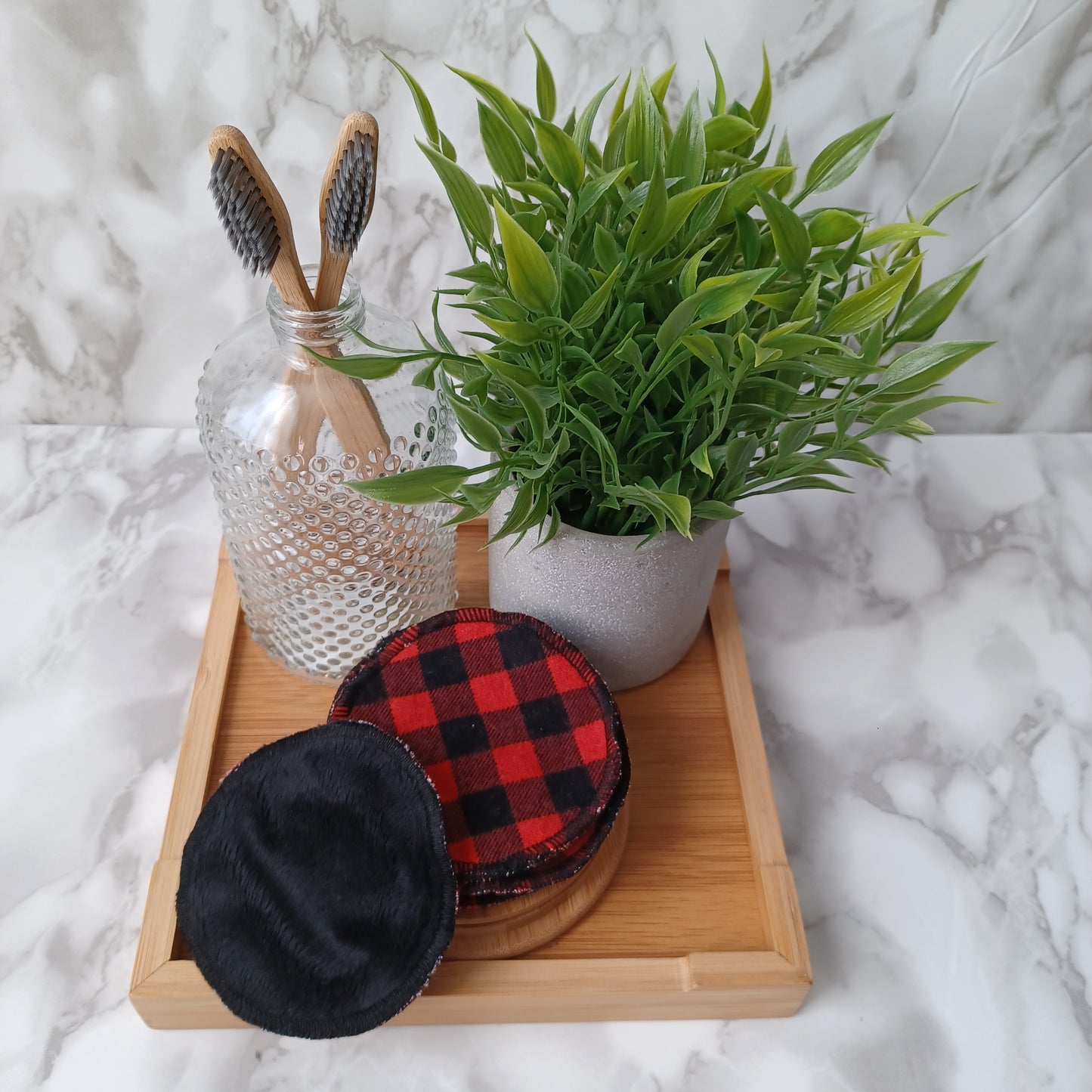 S-Lingettes démaquillantes-Petits carreaux noirs et rouges /S-Makeup remover wipes- Small black and red checks
