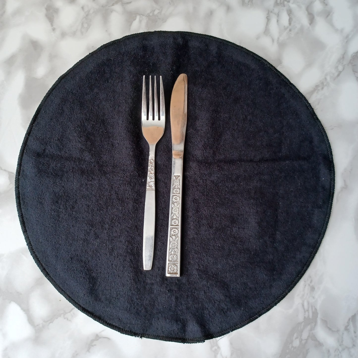 Serviettes de table et Essuie-tout-NOIR/Napkins and Paperless towels BLACK