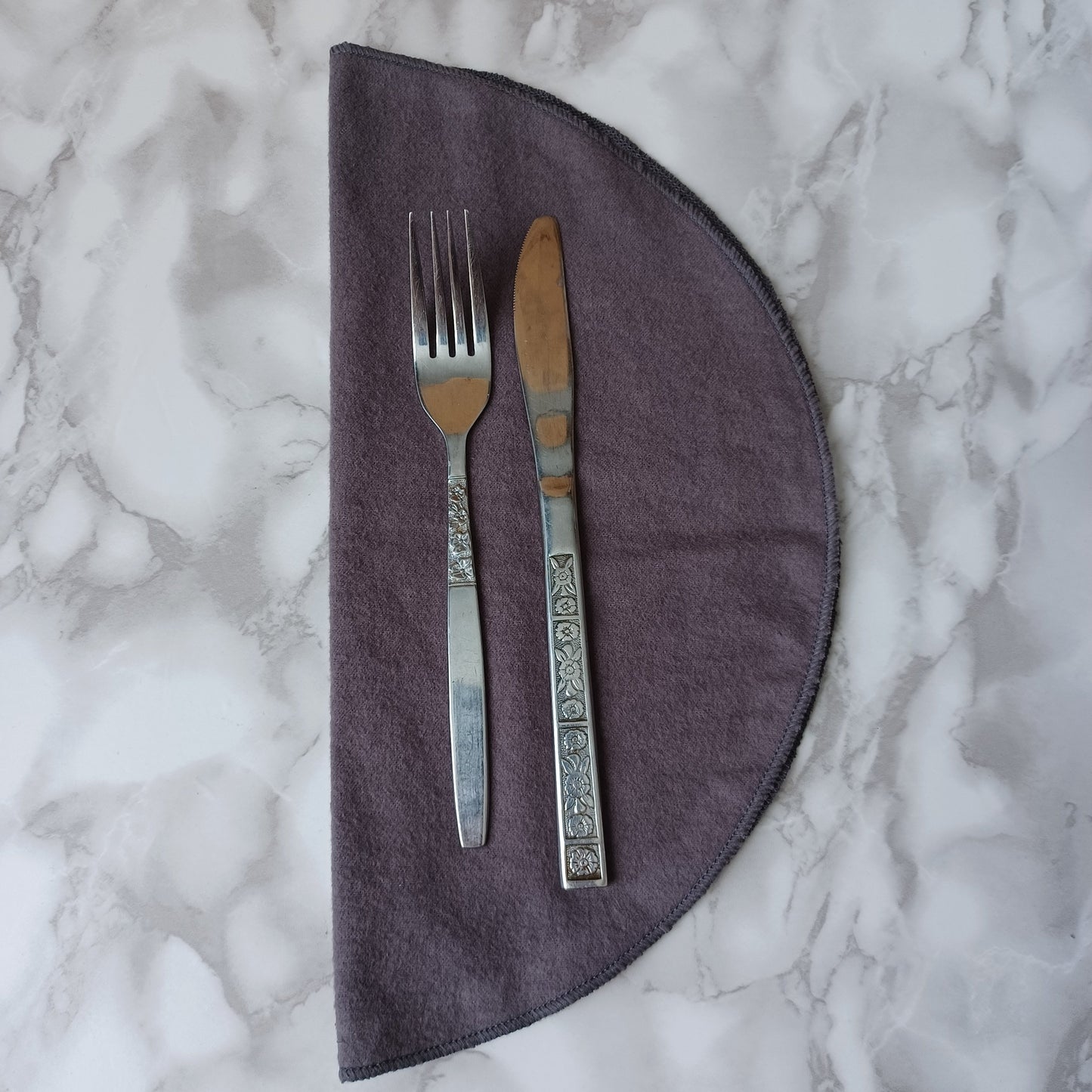 Serviettes de table et Essuie-tout-Gris moyen/Napkins and Paperless towels-Medium Gray