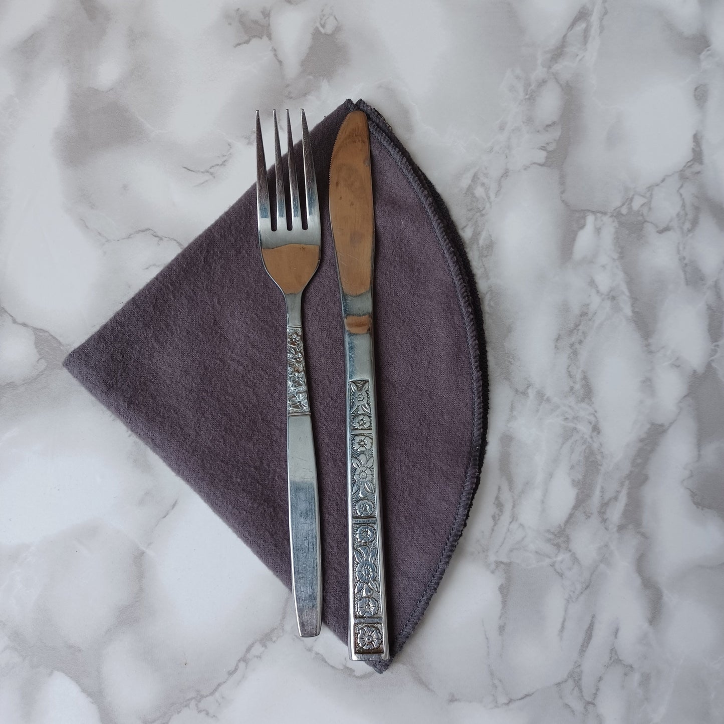 Serviettes de table et Essuie-tout-Gris moyen/Napkins and Paperless towels-Medium Gray