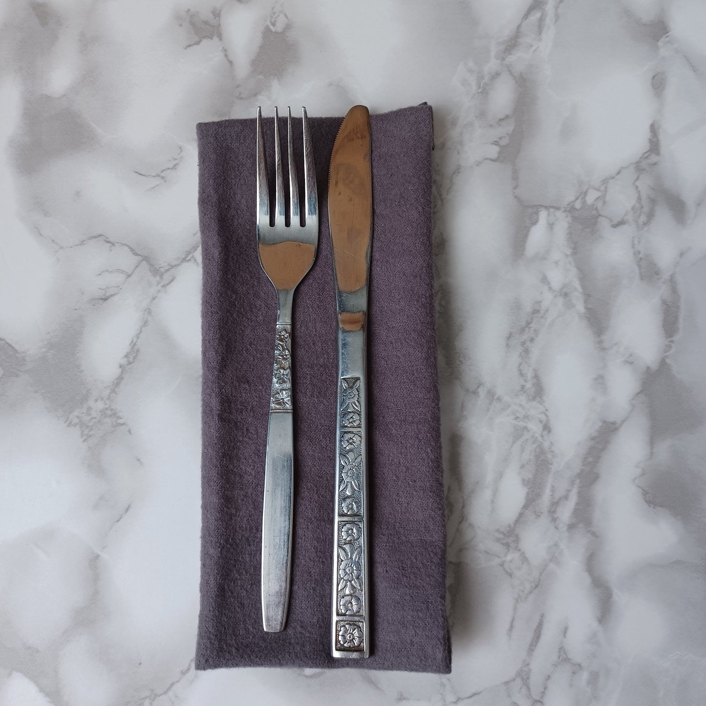 Serviettes de table et Essuie-tout-Gris moyen/Napkins and Paperless towels-Medium Gray