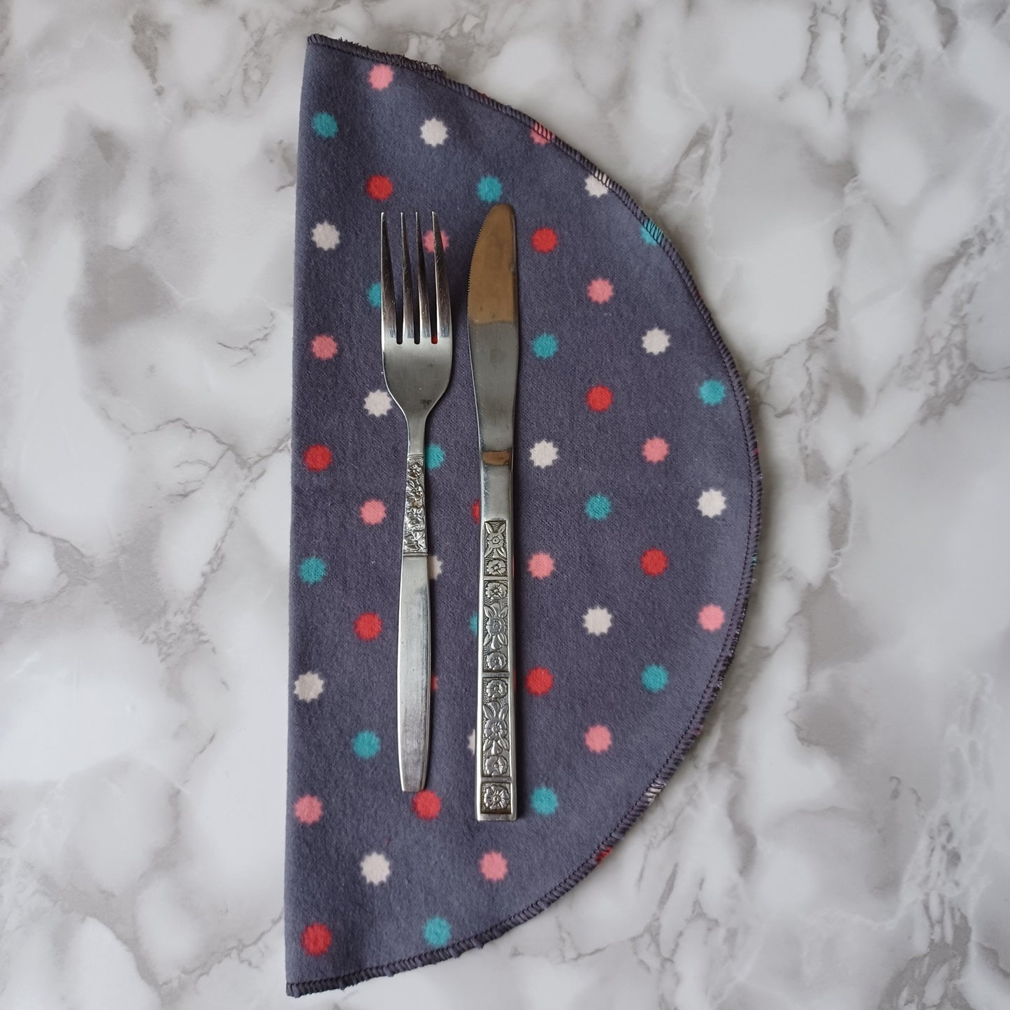 Serviettes de table et Essuie-tout-Gris moyen avec picots colorés/Napkins and Paperless towels-Medium Gray with colored pins