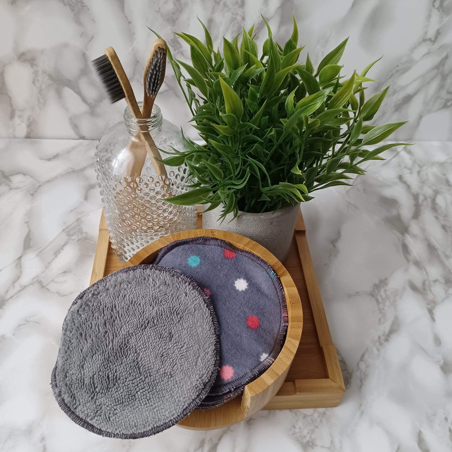 M-Lingettes démaquillantes-Bambou gris-gris picots colorés/M-Makeup remover wipes-Gray bamboo- gray colored pins