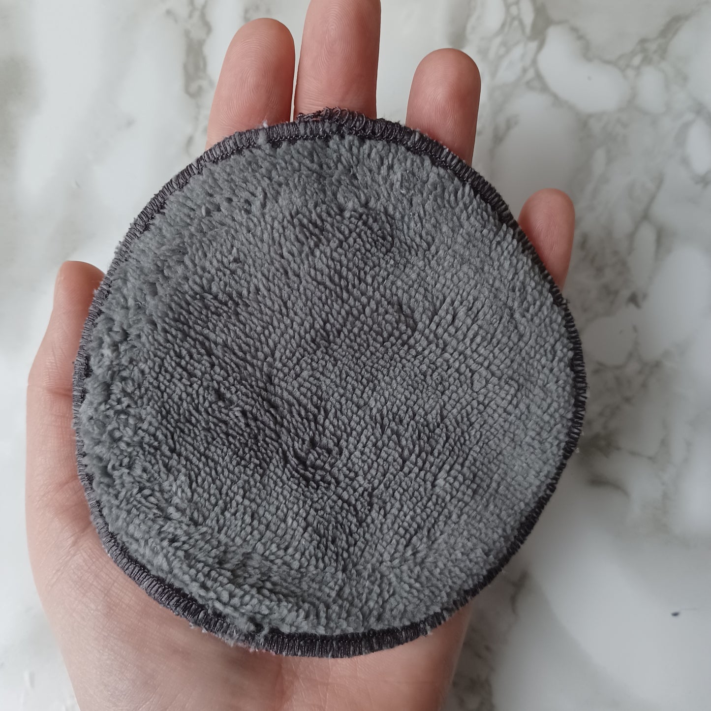 M-Lingettes démaquillantes-Bambou gris-gris picots colorés/M-Makeup remover wipes-Gray bamboo- gray colored pins