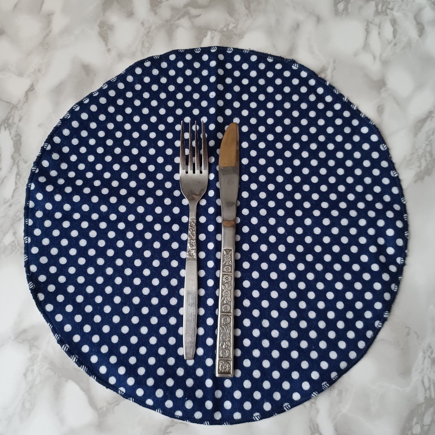 Serviettes de table et Essuie-tout-Bleu avec picots blancs/Napkins and Paperless towels-Blue with polka dot