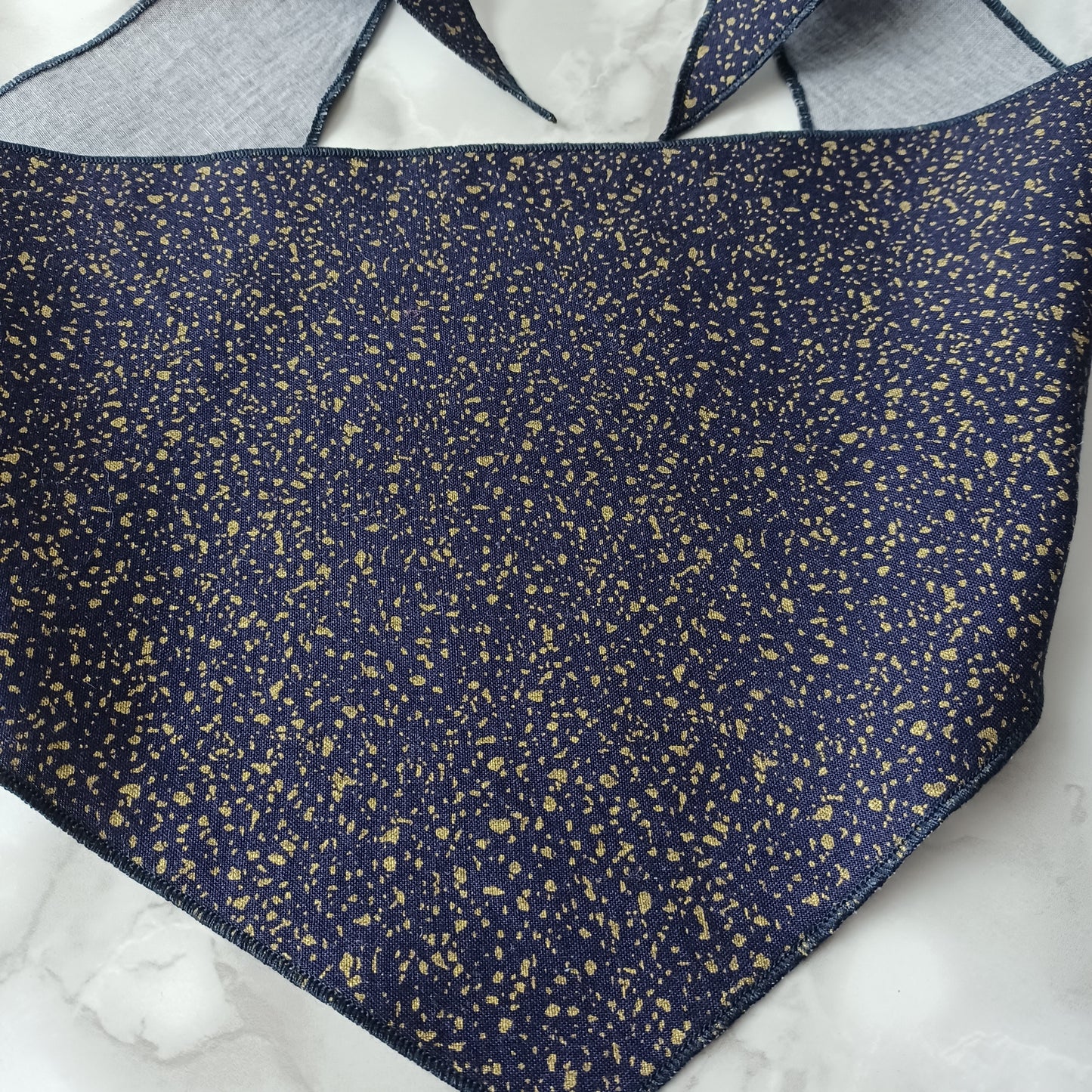 Bavoir-foulard pour bébé-Bleu et pépites d'or/Baby bib-Scarf-Blue and gold nuggets 0-36 mois