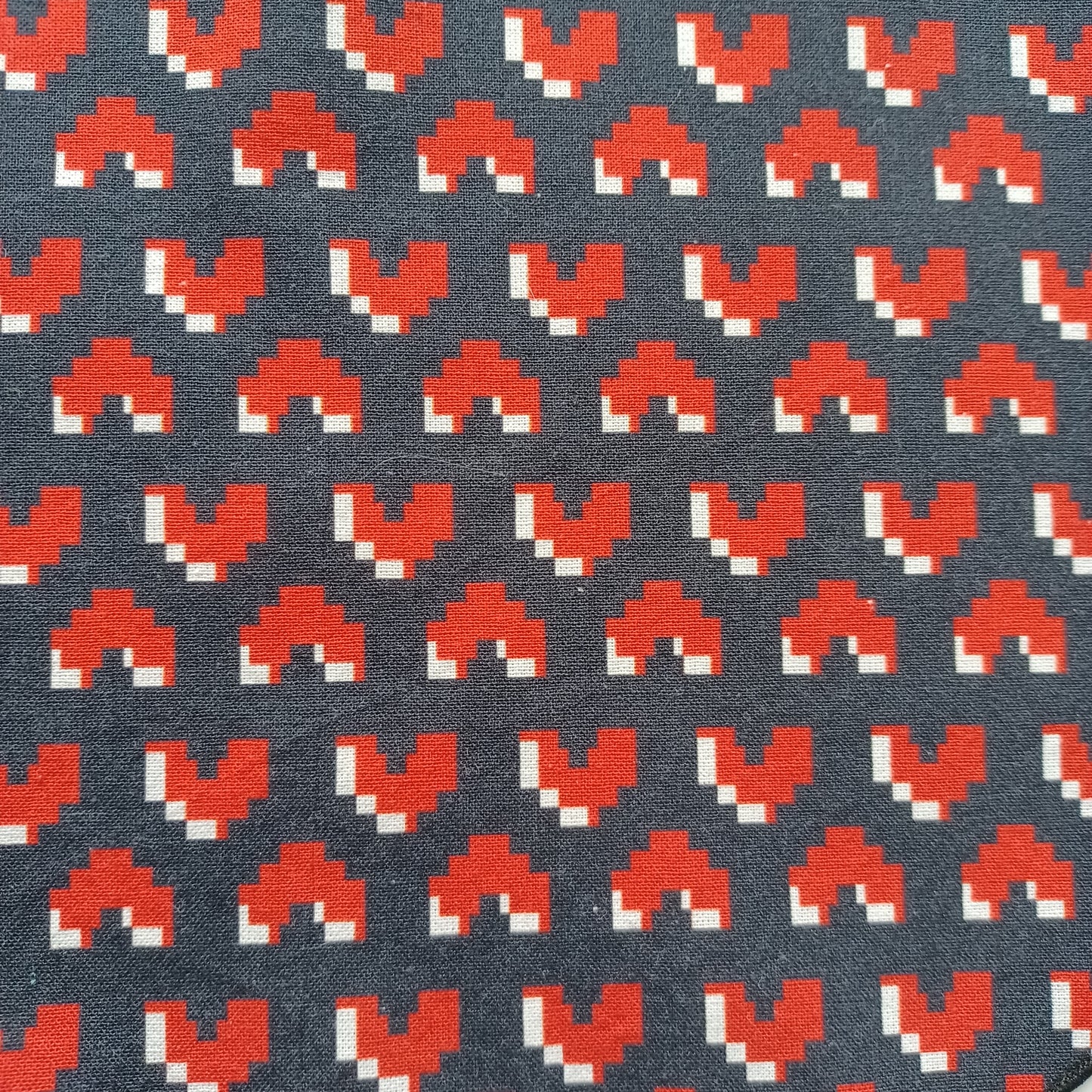 Bavoir-foulard pour bébé-Noir avec coeurs/Baby bib-scarf-Black with hearts 0-36 mois