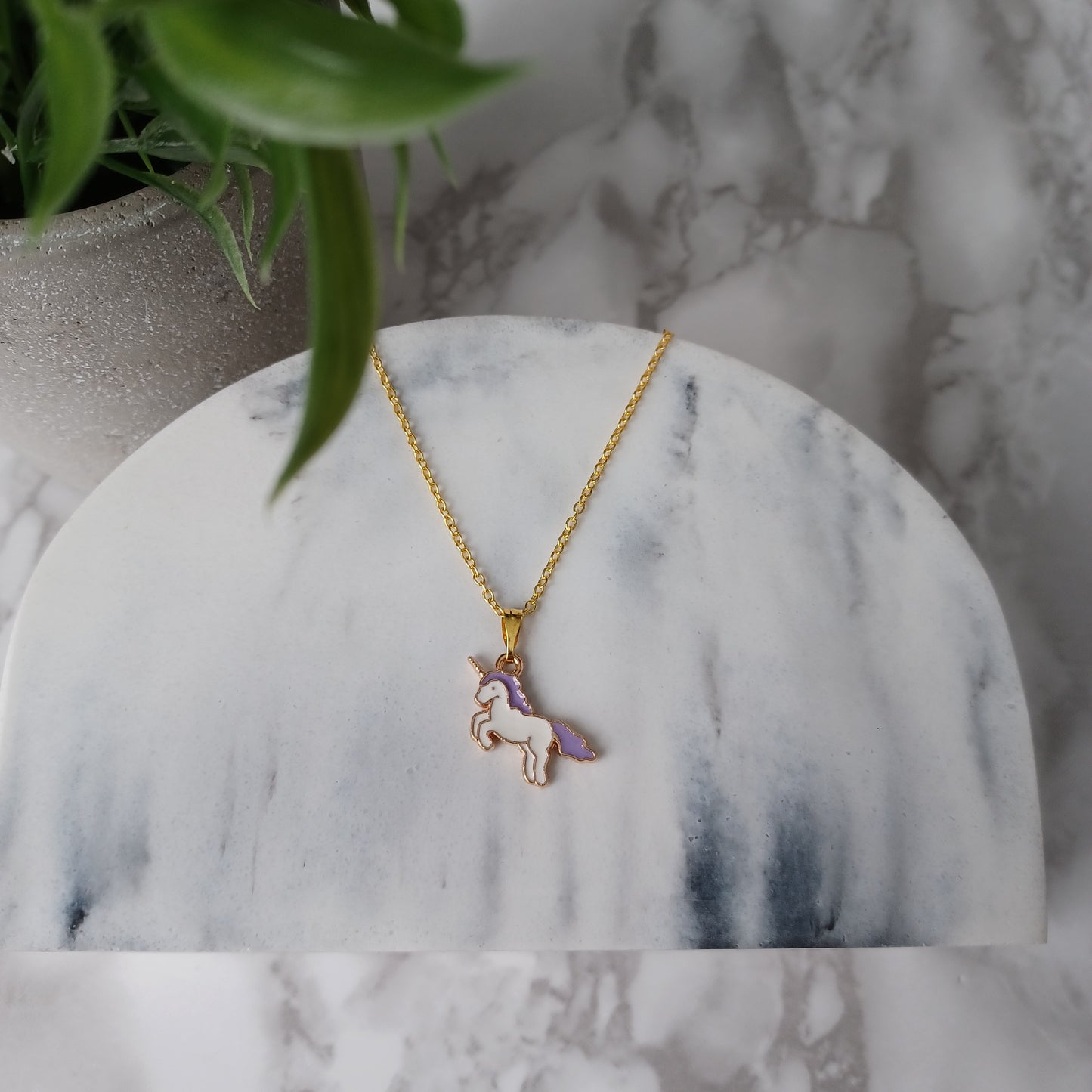 Collier licorne mauve et or/Purple and gold unicorn necklace