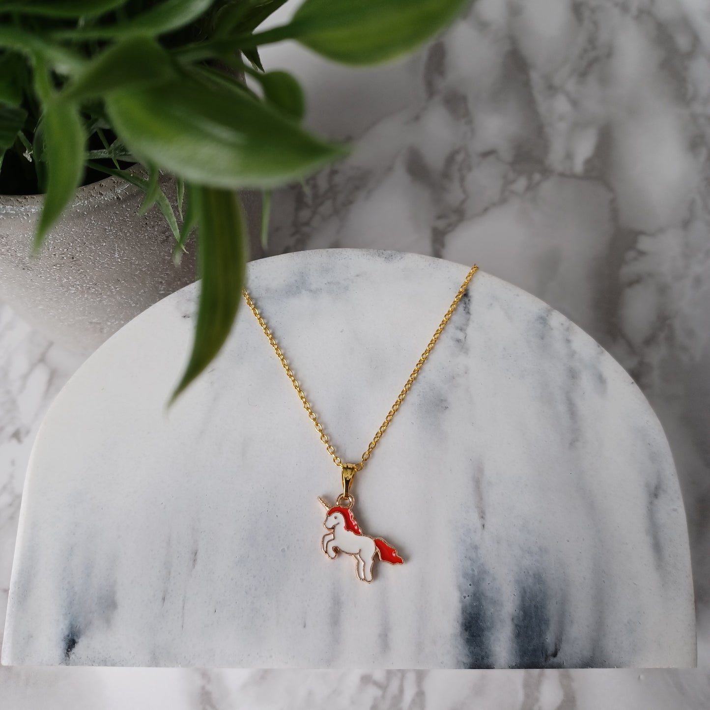 Collier licorne rouge et or/Red and gold unicorn necklace
