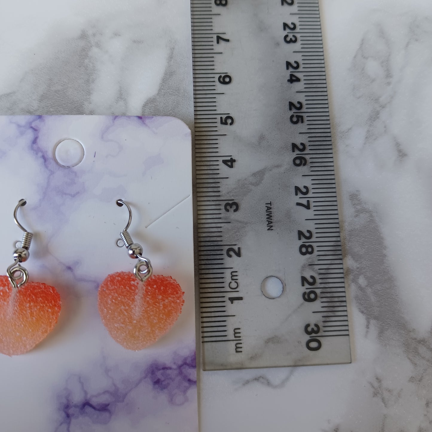 Boucles d'oreilles pendantes-Coeur en bonbon rouge-orange-funky-mignon/Red-orange candy heart-funky-cute hanging earrings
