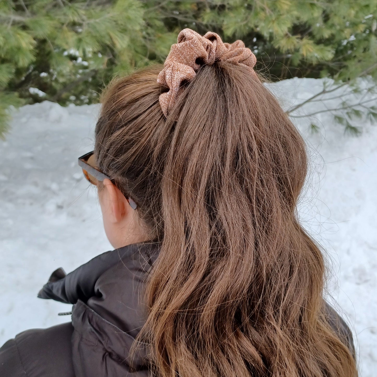 M-Chouchou-Marron orangé et blanc/M-Scrunchie-Orange-brown and white