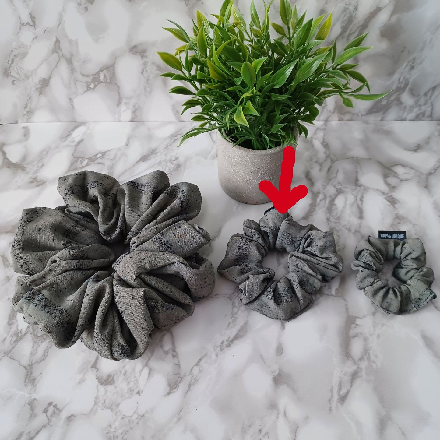 M-Chouchou-Gris-vert avec picots noirs/M-Scrunchie-Grey-green with black dots