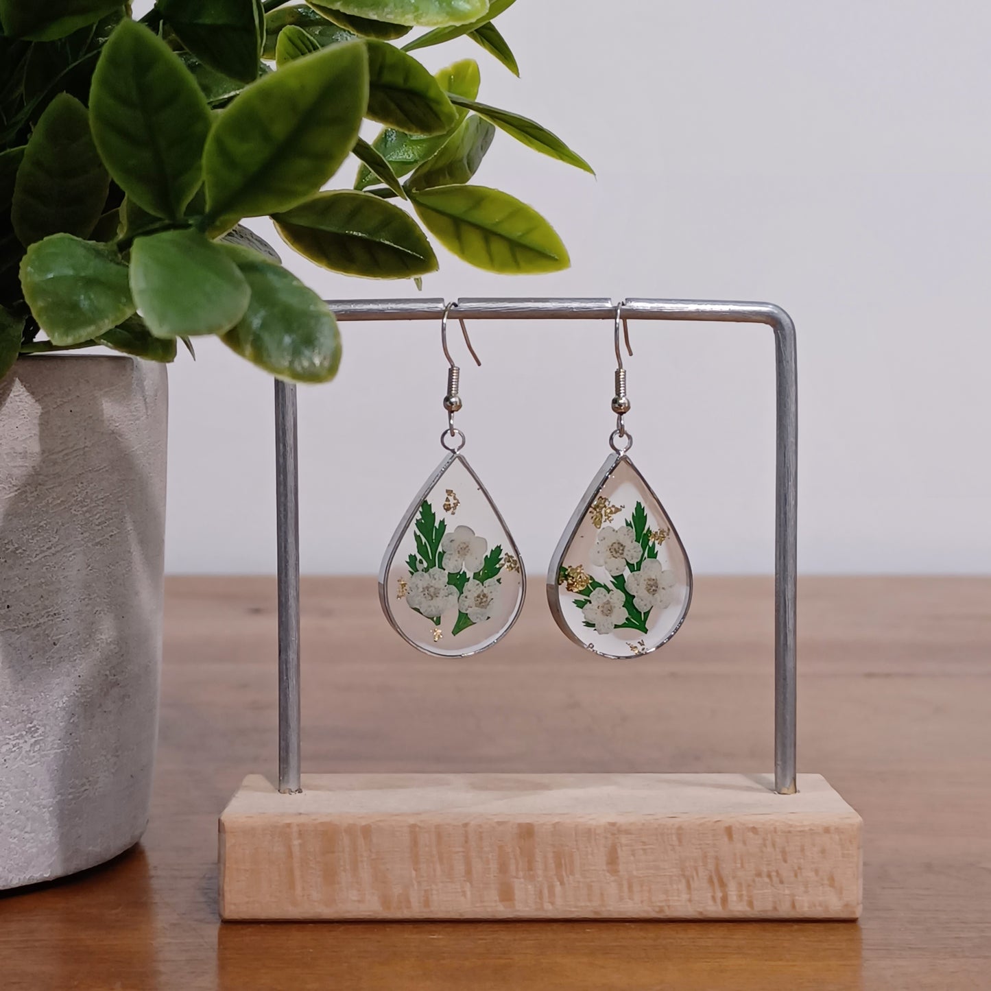 Boucles d’oreilles en résine fleurs séchées #25