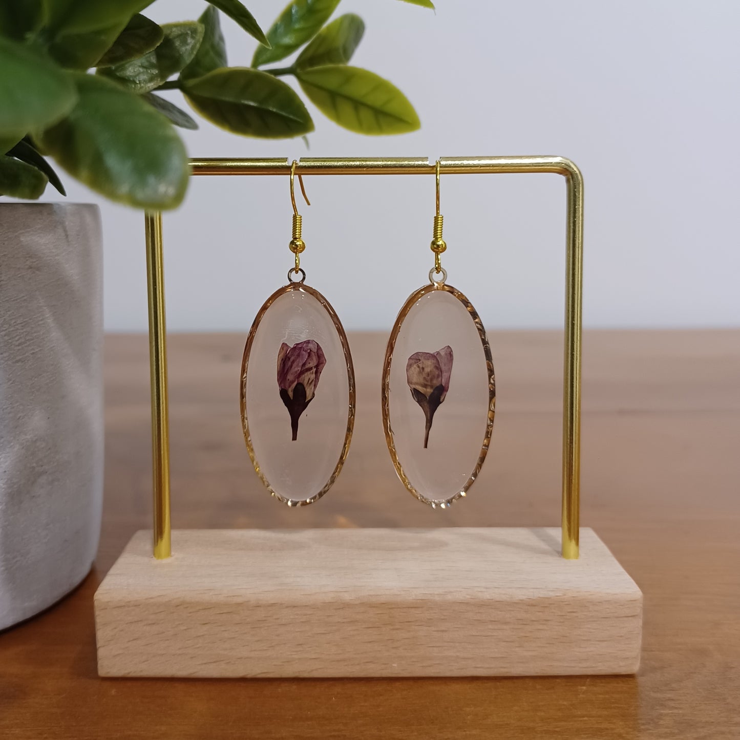 Boucles d’oreilles en résine fleurs séchées #1