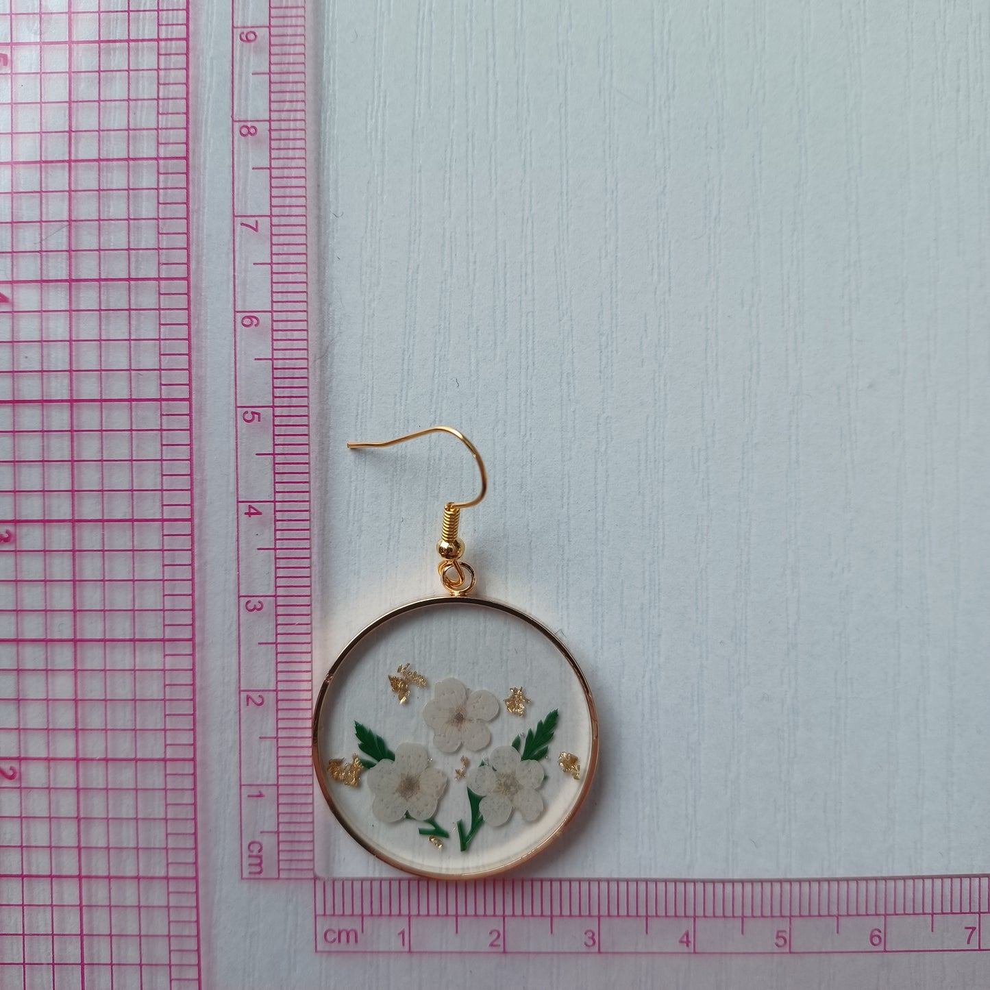 Boucles d’oreilles en résine fleurs séchées #13