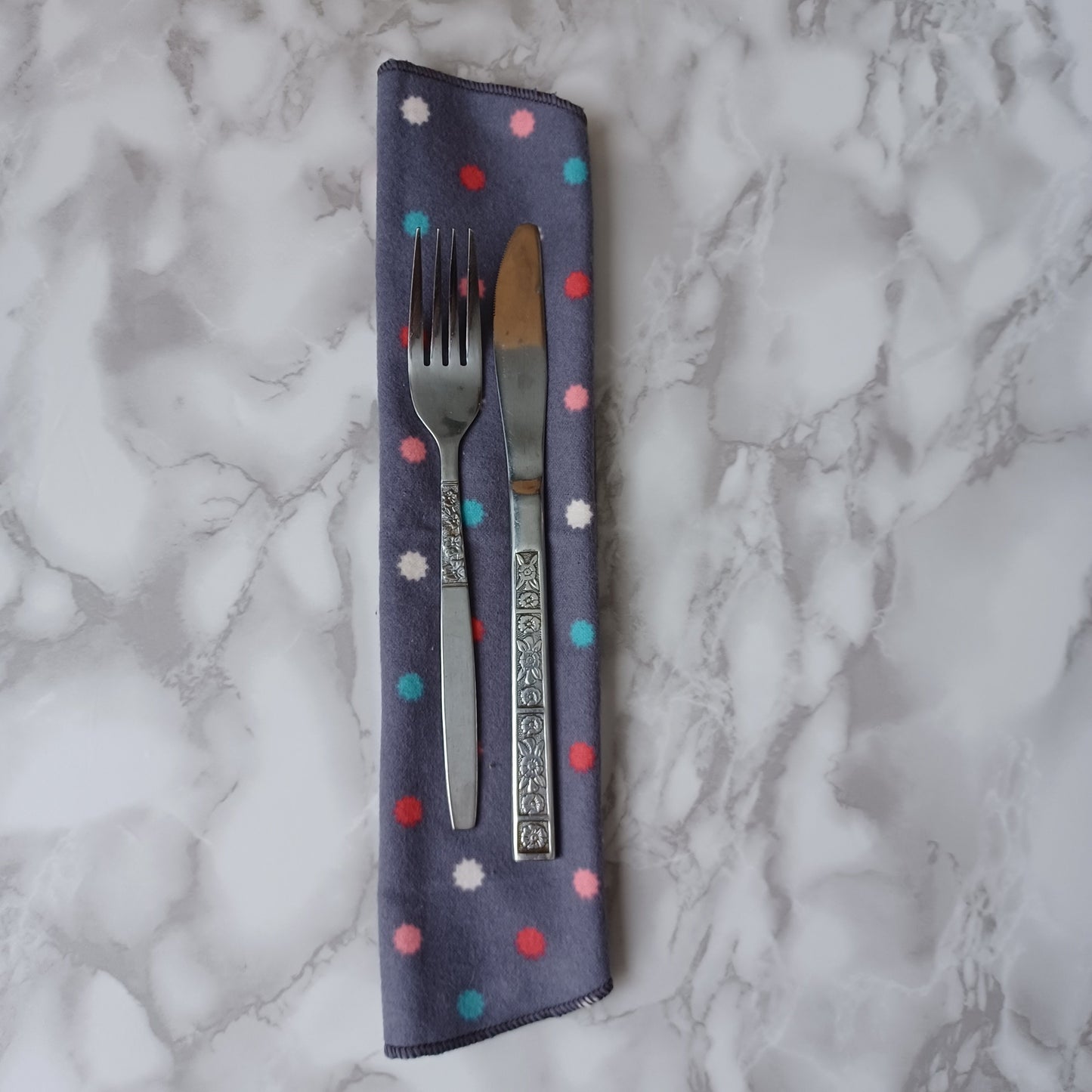 Serviettes de table et Essuie-tout-Gris moyen avec picots colorés/Napkins and Paperless towels-Medium Gray with colored pins