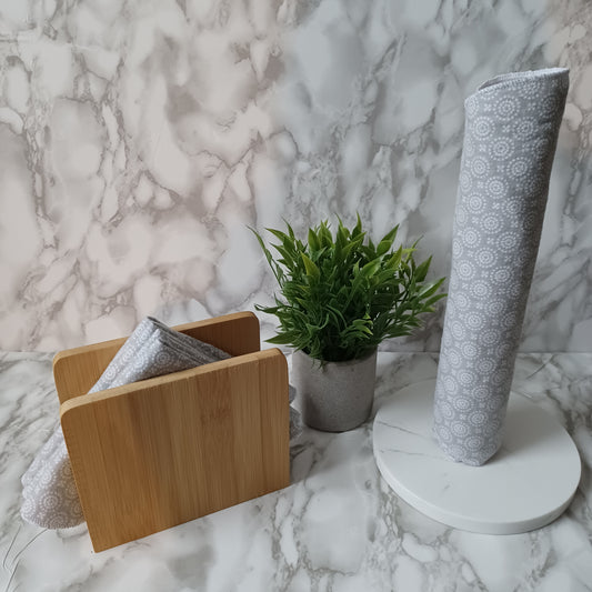 Serviettes de table et Essuie-tout-Gris pâle avec ronds et designs blancs/Napkins and Paperless towels-Pale gray with circles and white designs