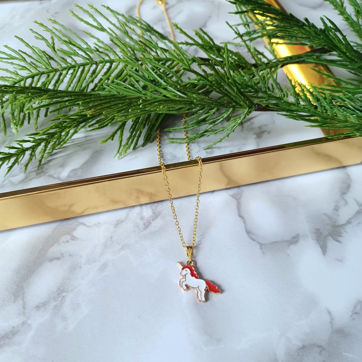 Collier licorne rouge et or/Red and gold unicorn necklace